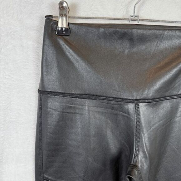 7 For All Mankind Faux Leather Moto Legging Pants Black Textured Front Size XS - Picture 3 of 11